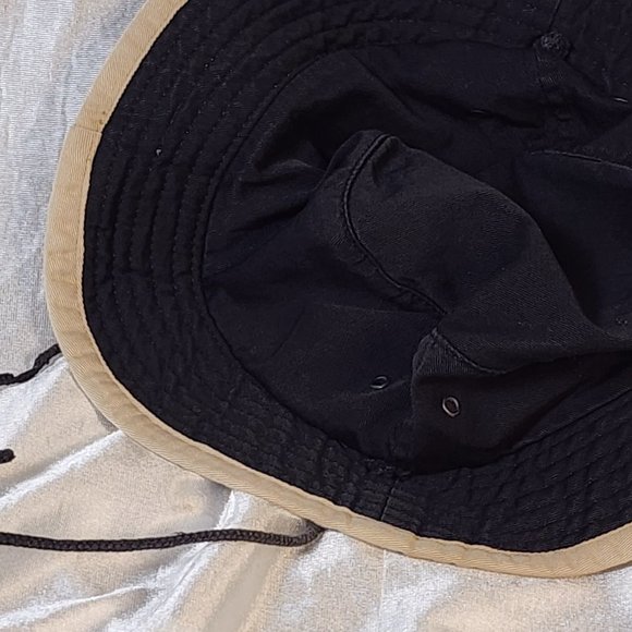 Boys 8-18 Cotton Black & Tan Floppy Hat with Adjustable Chin Strap - Great - Picture 1 of 5